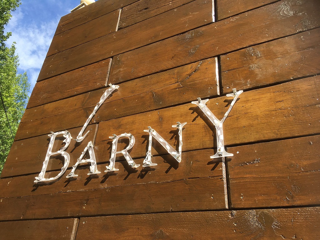 Project Signs - The BarnYard Main Sign 3